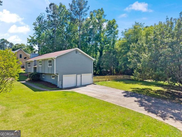 4899 Hawk Trail NE, Marietta, GA 30066