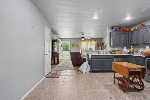 205 1st Street SE, Inola, OK 74036