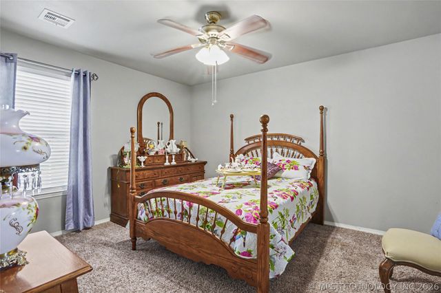 205 1st Street SE, Inola, OK 74036