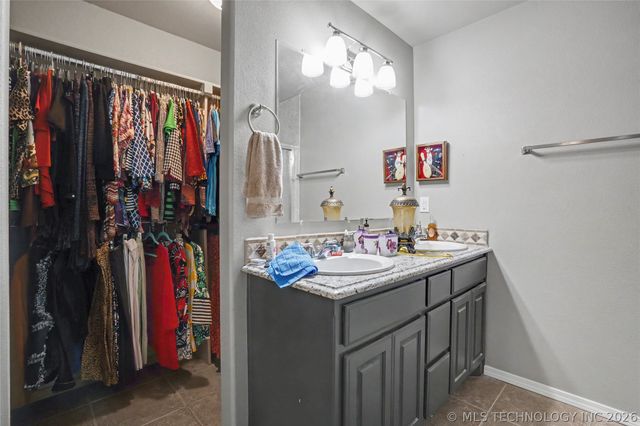205 1st Street SE, Inola, OK 74036