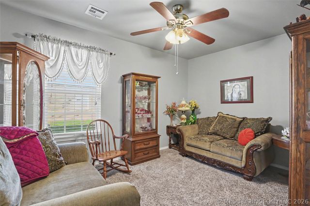 205 1st Street SE, Inola, OK 74036