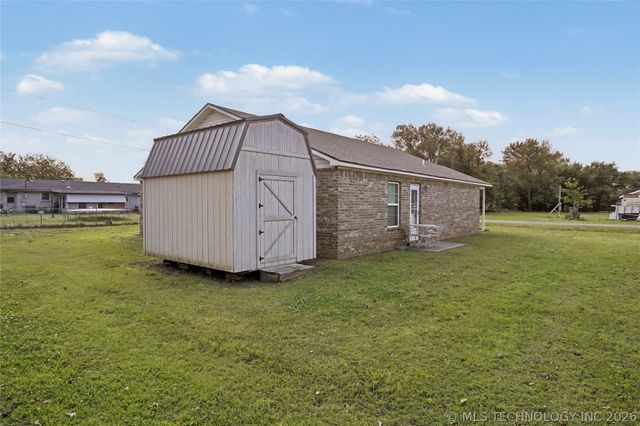 205 1st Street SE, Inola, OK 74036