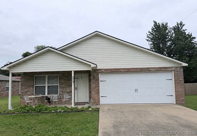 205 1st Street SE, Inola, OK 74036