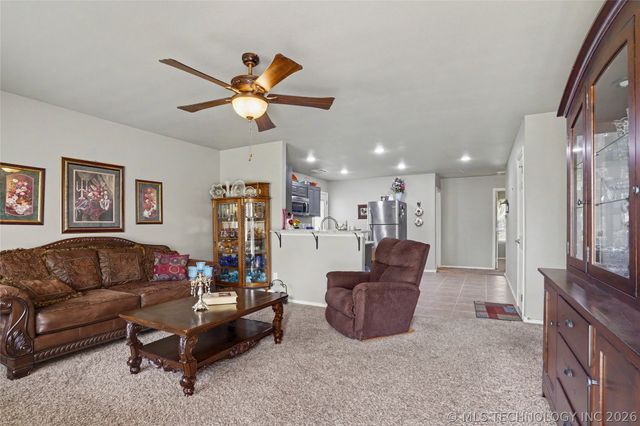 205 1st Street SE, Inola, OK 74036
