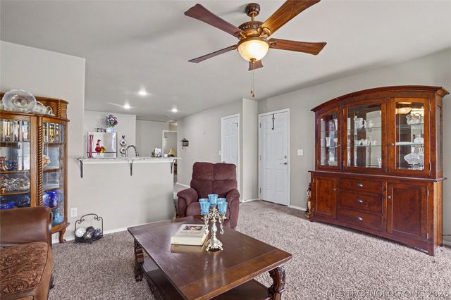 205 1st Street SE, Inola, OK 74036