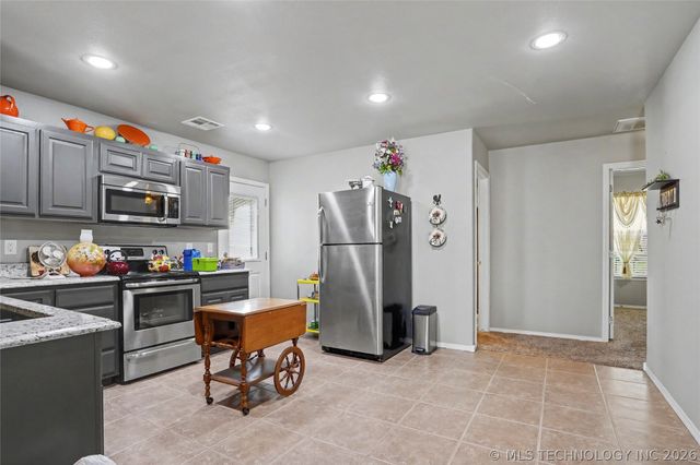 205 1st Street SE, Inola, OK 74036