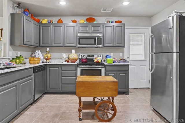 205 1st Street SE, Inola, OK 74036