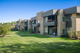1414 N Sterling Avenue 202, Palatine, IL 60067