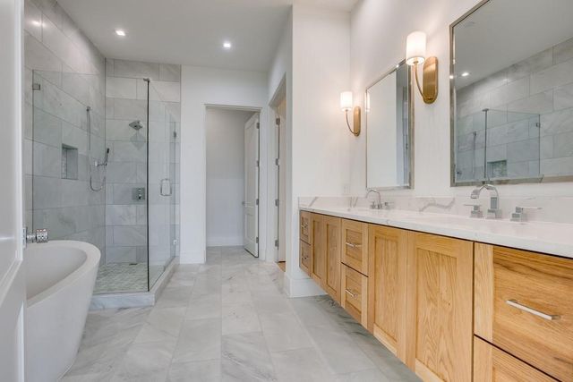 350 N O Connor Ridge Boulevard 21, Irving, TX 75038