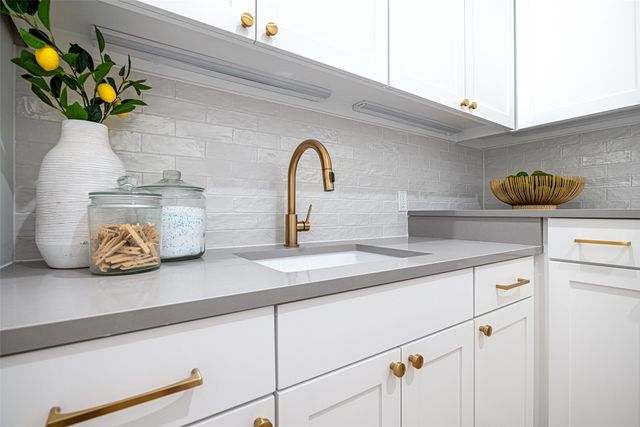 350 N O Connor Ridge Boulevard 21, Irving, TX 75038