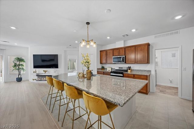 7411 Legacy Point Street, Las Vegas, NV 89113
