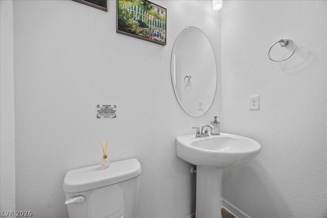 7411 Legacy Point Street, Las Vegas, NV 89113