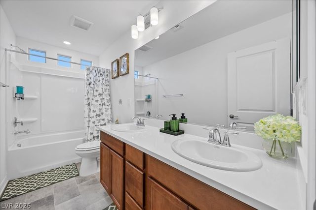 7411 Legacy Point Street, Las Vegas, NV 89113