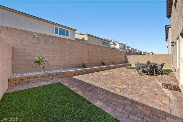 7411 Legacy Point Street, Las Vegas, NV 89113