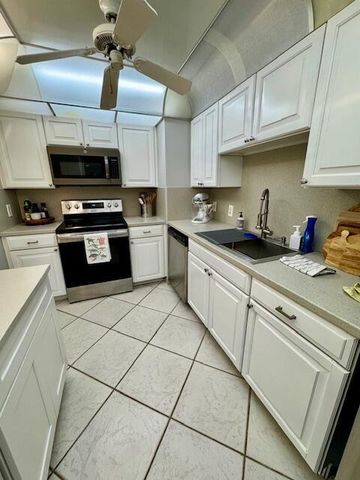 5600 N Flagler Drive 904, West Palm Beach, FL 33407