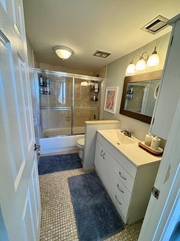 5600 N Flagler Drive 904, West Palm Beach, FL 33407