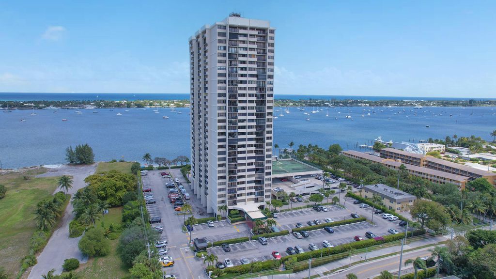 5600 N Flagler Drive 904, West Palm Beach, FL 33407
