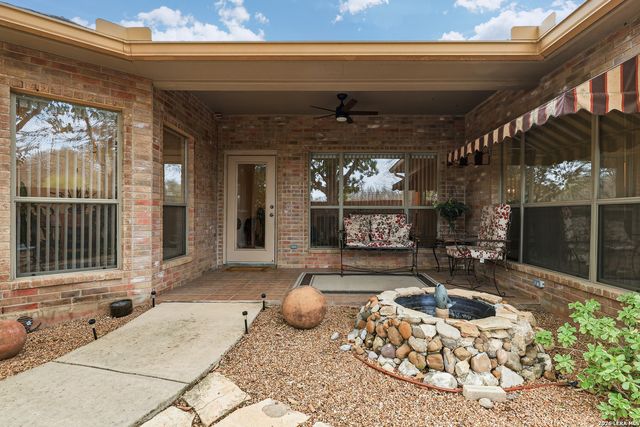 7 Greens Shadow, San Antonio, TX 78216
