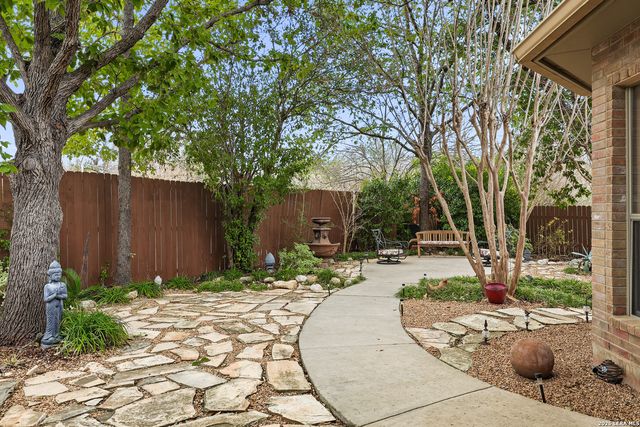 7 Greens Shadow, San Antonio, TX 78216