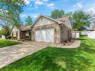 2728 Timberline Drive, Belleville, IL 62226