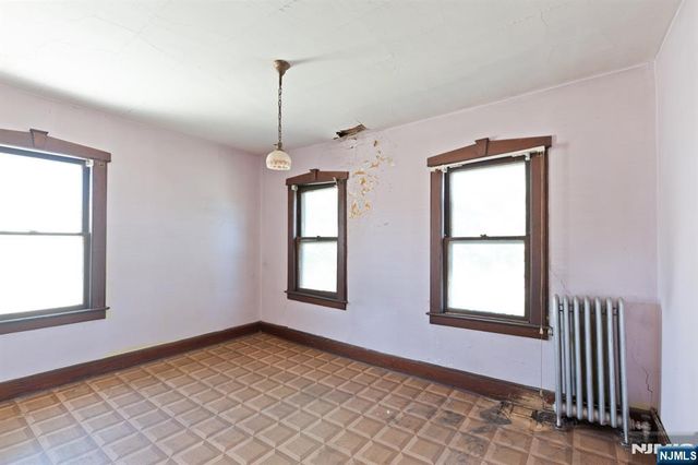 29 Luddington Avenue, Clifton, NJ 07011