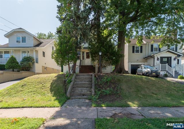 29 Luddington Avenue, Clifton, NJ 07011
