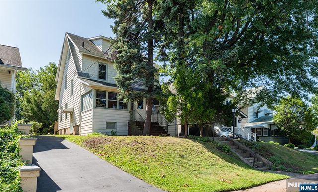 29 Luddington Avenue, Clifton, NJ 07011