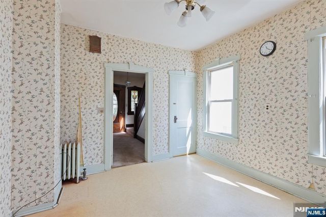 29 Luddington Avenue, Clifton, NJ 07011