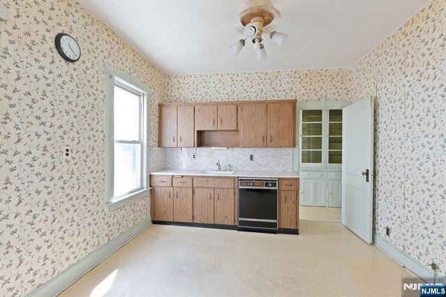 29 Luddington Avenue, Clifton, NJ 07011