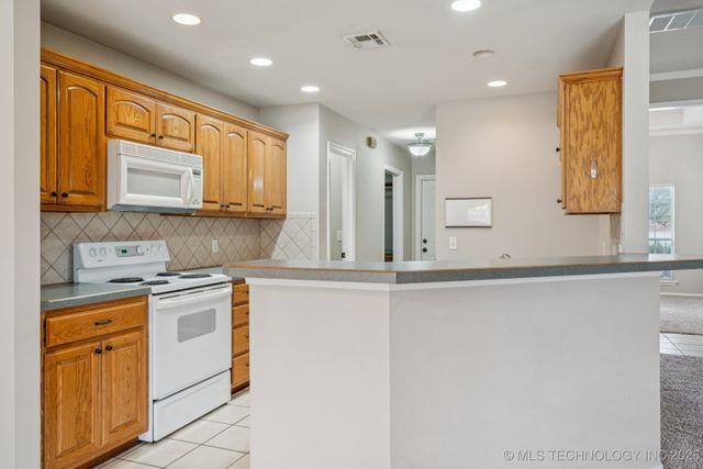 9919 E 123rd Street S, Bixby, OK 74008