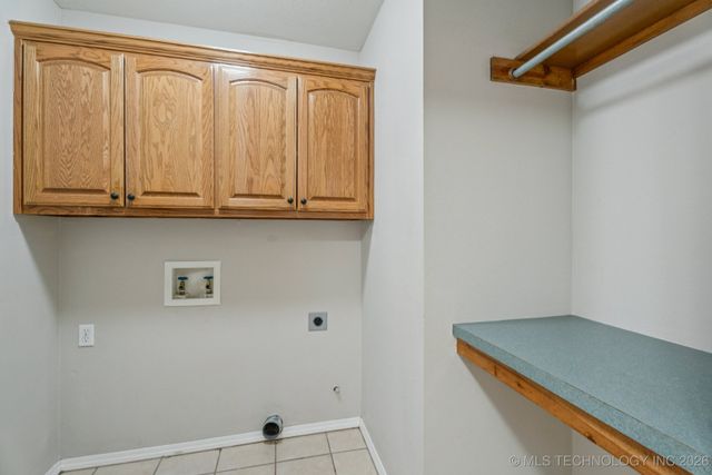 9919 E 123rd Street S, Bixby, OK 74008