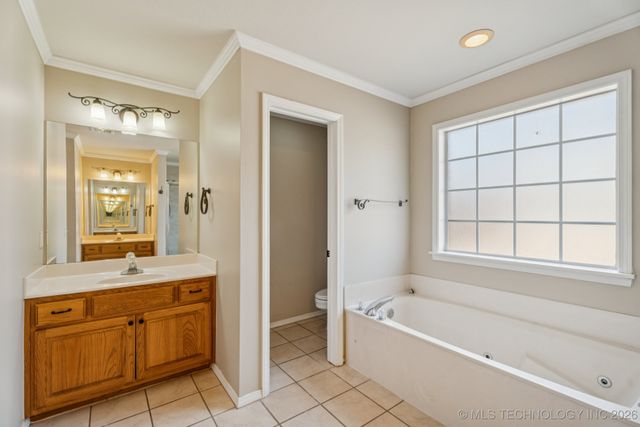 9919 E 123rd Street S, Bixby, OK 74008