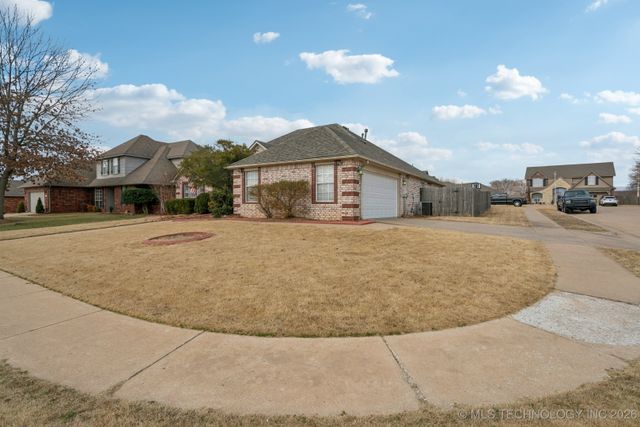 9919 E 123rd Street S, Bixby, OK 74008