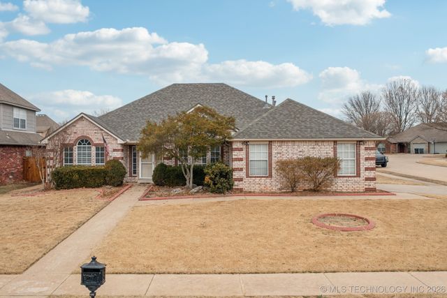 9919 E 123rd Street S, Bixby, OK 74008