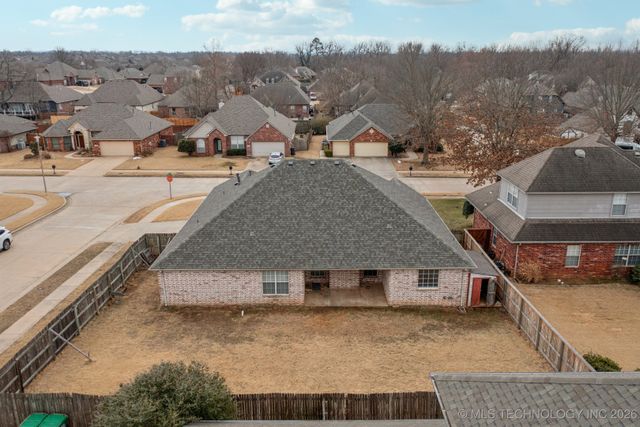 9919 E 123rd Street S, Bixby, OK 74008
