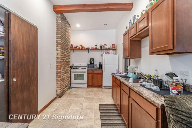 703 E Midland Street, Bay City, MI 48708