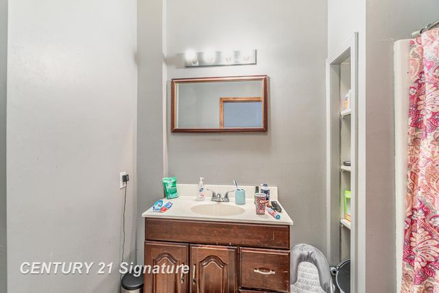 703 E Midland Street, Bay City, MI 48708