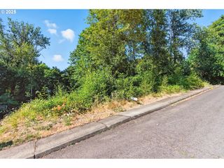 14745 Se DUKE St, Portland, OR 97236