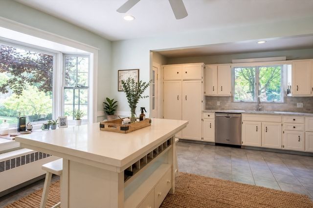 18 Oak Stret 0, Wayland, MA 01778