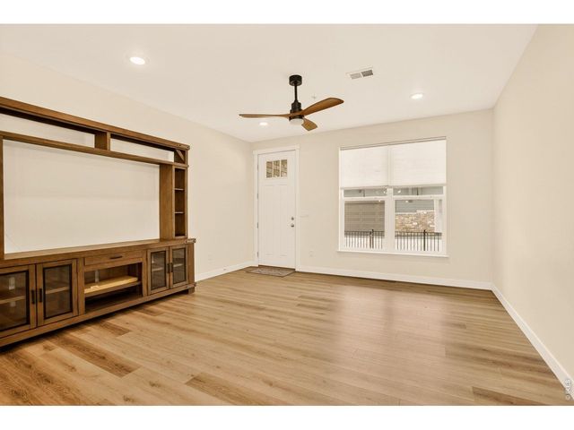 330 High Point Dr B-105, Longmont, CO 80504