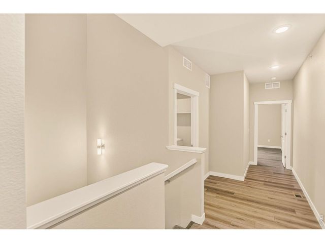 330 High Point Dr B-105, Longmont, CO 80504