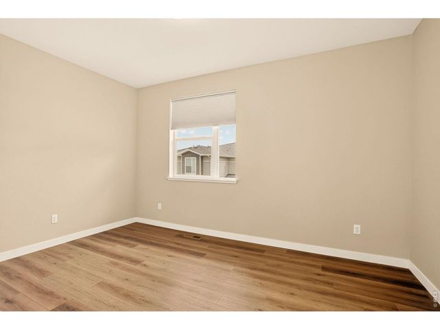 330 High Point Dr B-105, Longmont, CO 80504