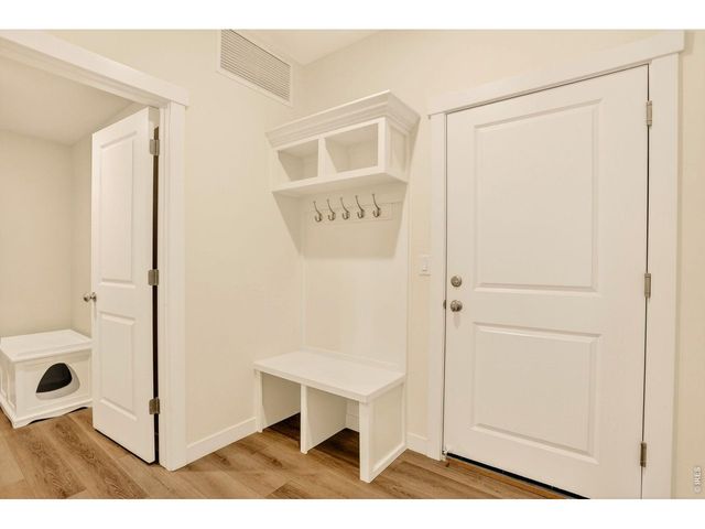 330 High Point Dr B-105, Longmont, CO 80504