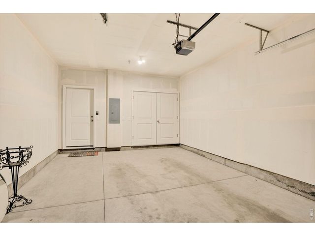 330 High Point Dr B-105, Longmont, CO 80504