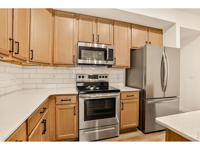 330 High Point Dr B-105, Longmont, CO 80504