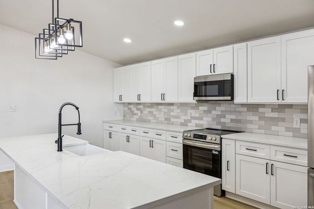 726 CORONET ST, San Antonio, TX 78216