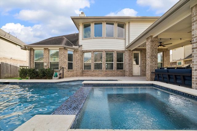 2423 Flowering Brook Lane, Sugar Land, TX 77479