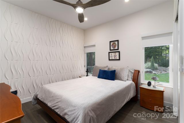 2725 Monarch Drive, Charlotte, NC 28214