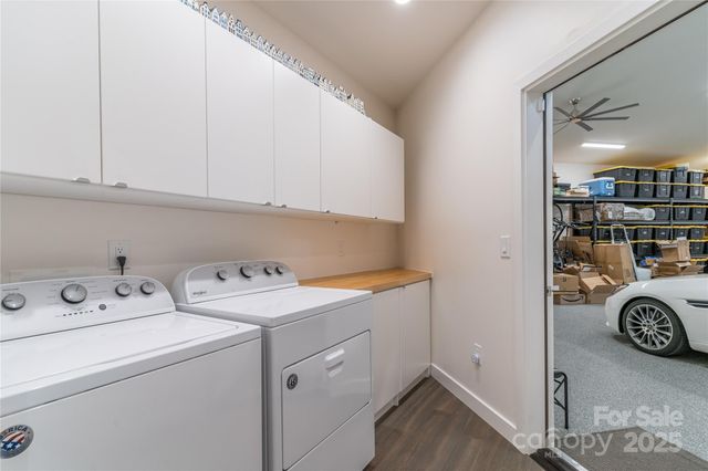 2725 Monarch Drive, Charlotte, NC 28214