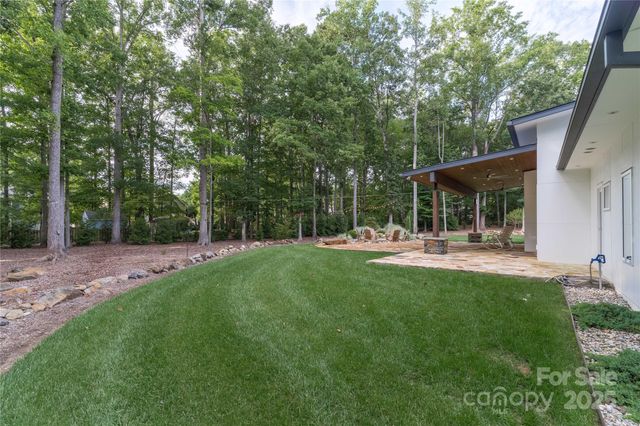 2725 Monarch Drive, Charlotte, NC 28214